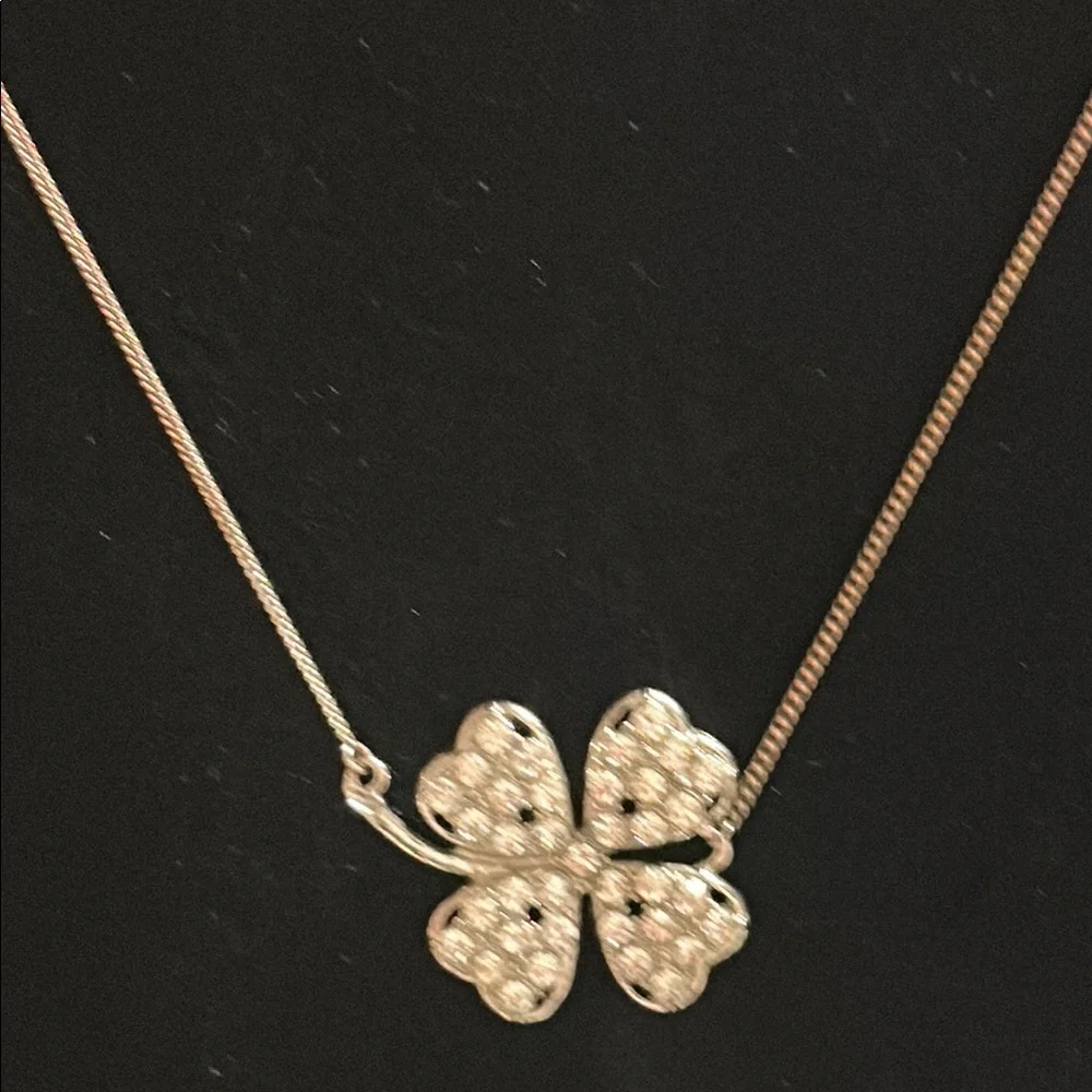 Elegant Silver and Gold Color Clover Necklace - Picture 3 of 8